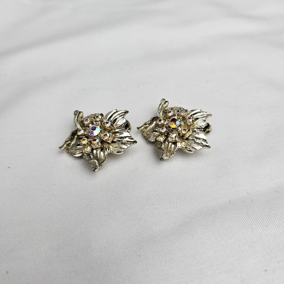 Vintage Coro Silvertone Floral Aurora Borealis Clip On Earrings - Picture 4 of 9